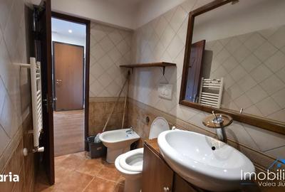 Apartament cu 2 camere decomandat în Petros - 2