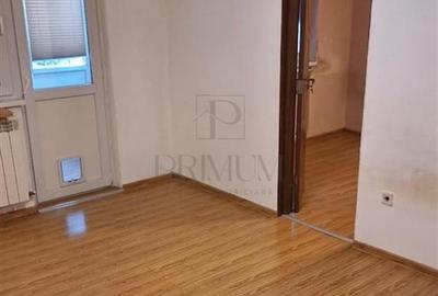 Apartament cu 2 camere nedecomandat în P-ța Doina