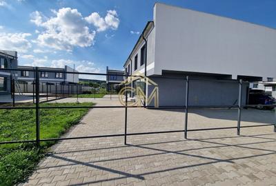 Duplex cu 4 camere cu Canalizare în Rășinari - 2