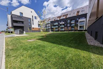 Apartament cu 2 camere decomandat, mobilat în Tractorul