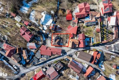 Casă cu 2 camere cu Teren 230 Mp în Schei