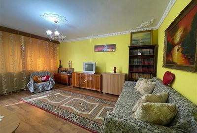 Apartament cu 3 camere decomandat în E3 - 1