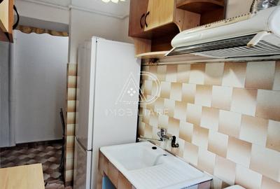 Apartament cu 3 camere semidecomandat în 9 Mai - 8