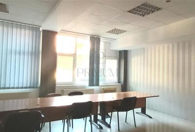 Spațiu comercial, de 90 mp, în Central