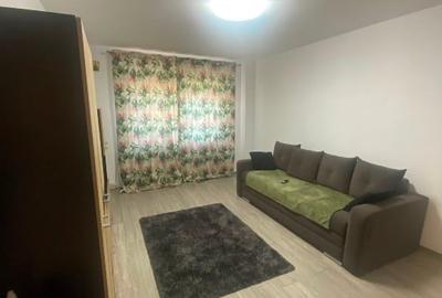 Garsonieră decomandată, mobilată în Baza 3