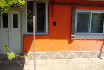 Casă cu 4 camere cu Teren 1270 Mp în Central