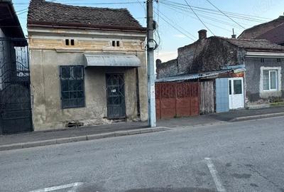 Casă cu Teren 430 Mp în Central