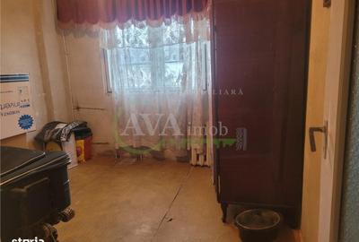 Apartament cu 3 camere decomandat în Narcisa