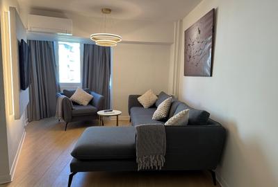 Apartament cu 3 camere decomandat, mobilat în Decebal