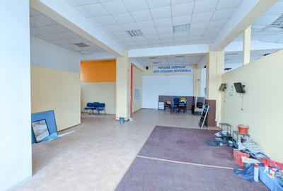 Spațiu comercial, de 238 mp, în Centrul Civic - 4