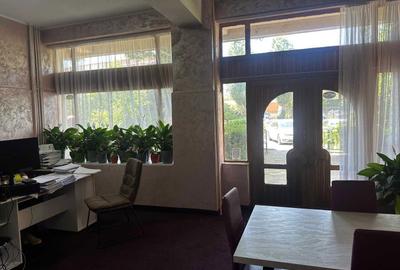 Spațiu comercial, de 60 mp, în Central - 11