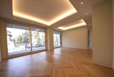 Apartament cu 3 camere decomandat în Dorobanți