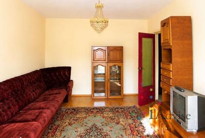 Apartament cu 3 camere decomandat în Calea București