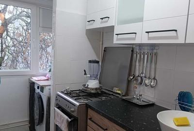 Apartament semidecomandat în Giurgiului