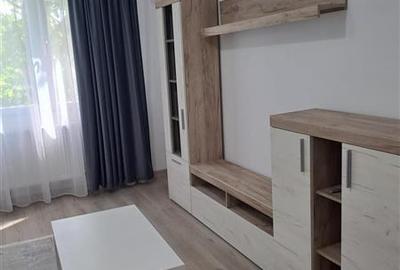 Apartament cu 3 camere semidecomandat, mobilat în Sebastian - 2