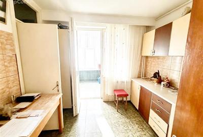 Apartament cu 4 camere decomandat în Central