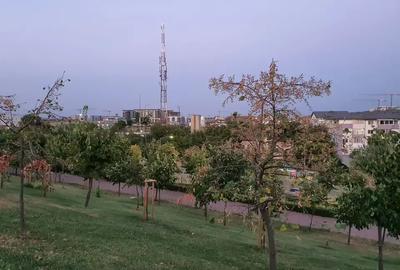 Apartament cu 2 camere decomandat în Titan