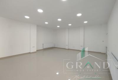 Spațiu comercial, de 90 mp, în Central - 4