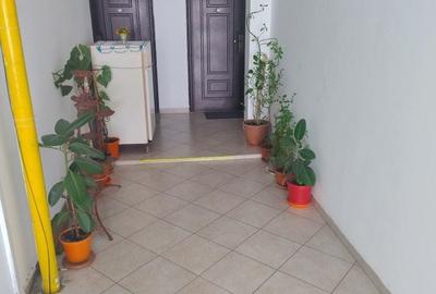 Garsonieră în Titan - 2