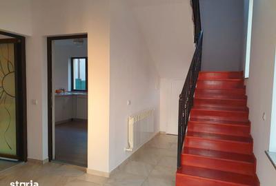 Casă cu 5 camere cu Teren 670 Mp în Mihai Eminescu - 8