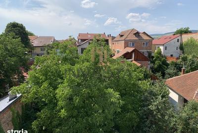 Apartament cu 3 camere decomandat, mobilat în Central - 9