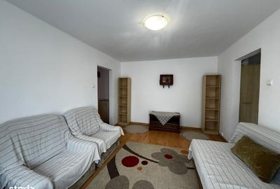 Apartament cu 3 camere în Podu Roș