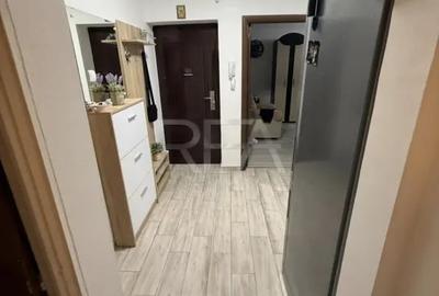 Apartament cu 3 camere decomandat în Crângași