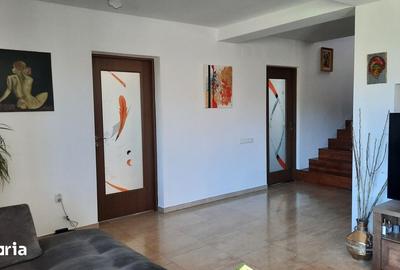 Casă cu 5 camere cu Teren 1514 Mp în Central - 3
