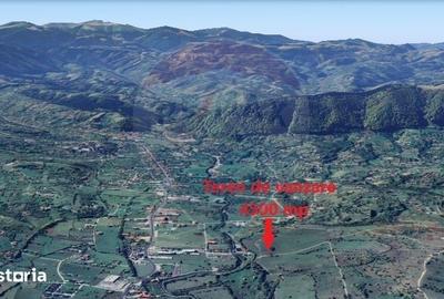 Teren de 4500 mp, în Central