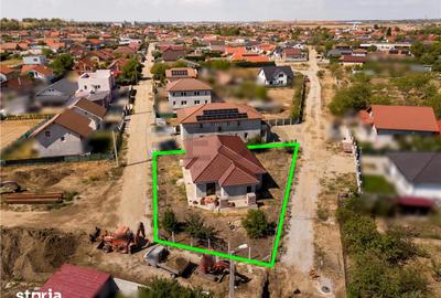 Casă cu 4 camere cu Teren 700 Mp în Central
