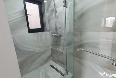 Apartament cu 3 camere decomandat în Polonă