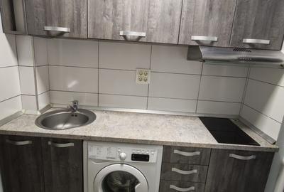 Garsonieră decomandată în UTA