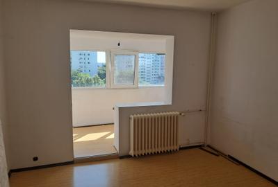 Apartament cu 4 camere în Colentina
