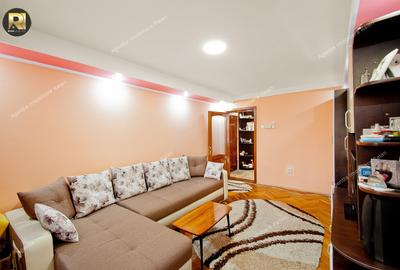 Apartament cu 3 camere semidecomandat, mobilat în Micro 19 - 2