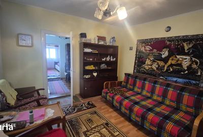 Casă cu 4 camere cu Teren 679 Mp în Central