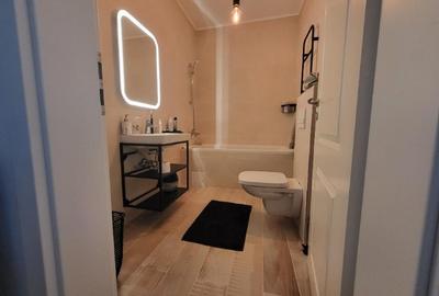 Apartament cu 3 camere decomandat, mobilat în Central
