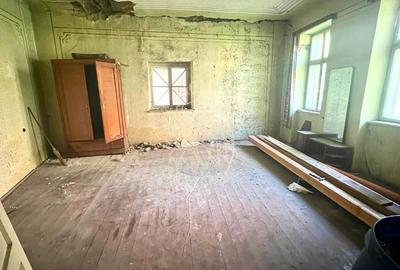 Casă cu 2 camere în Central