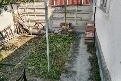 Casă cu 2 camere în Central
