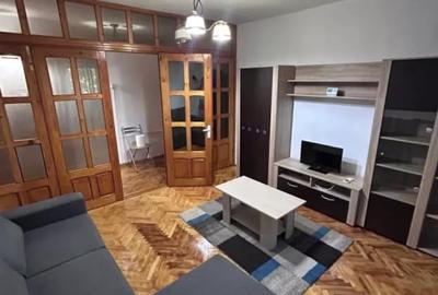 Apartament cu 2 camere decomandat, mobilat în Central
