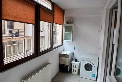 Garsonieră în Roșu