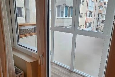 Apartament cu 3 camere semidecomandat, mobilat în Girocului - 13