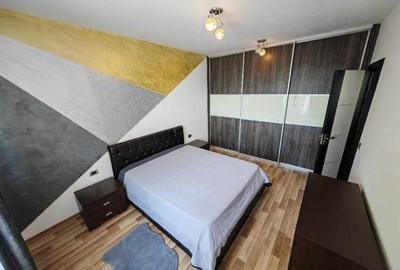 Apartament cu 3 camere semidecomandat în Tractorul