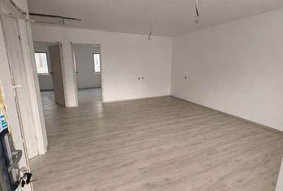 Casă cu 3 camere cu Teren 256 Mp în Central - 2