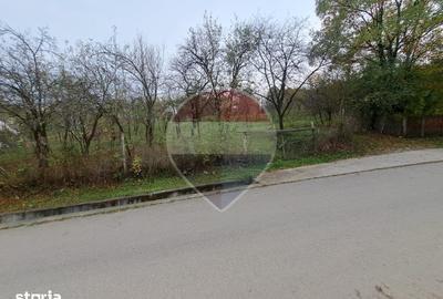 Teren de 3500 mp, în Vărbila