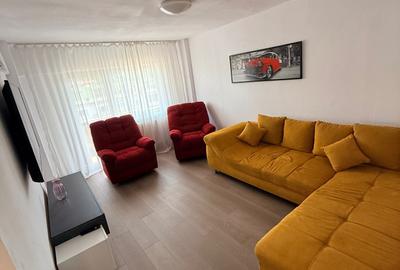 Apartament cu 3 camere decomandat în Petros