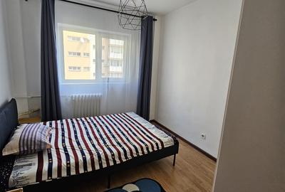 Apartament cu 3 camere decomandat în Dristor