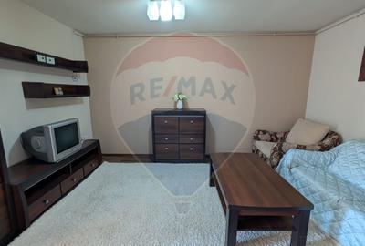 Apartament cu 2 camere semidecomandat, mobilat în Central - 4