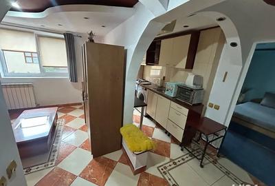 Garsonieră decomandată în 13 Septembrie