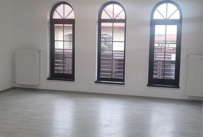 Casă individuală cu 3 camere cu Teren 450 Mp în Central - 2