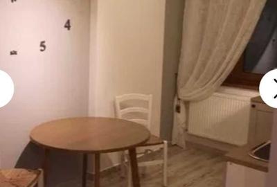 Garsonieră decomandată în Central